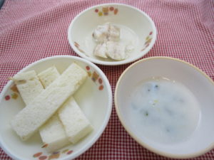 1月8日（木）離乳食後期食（10-11ヶ月頃の食事）